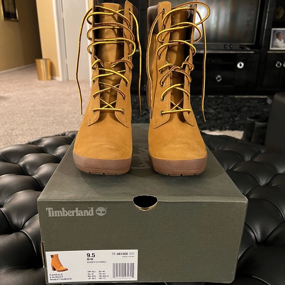 Size 9.5 Women Camdale 6 Inch Wheat Timberland Boots - Picture 1 of 4